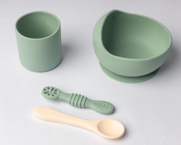 YUMMY Coffret Repas en Silicone - Bol Verre Deux Cuillères - 4M+ Vert Pastel